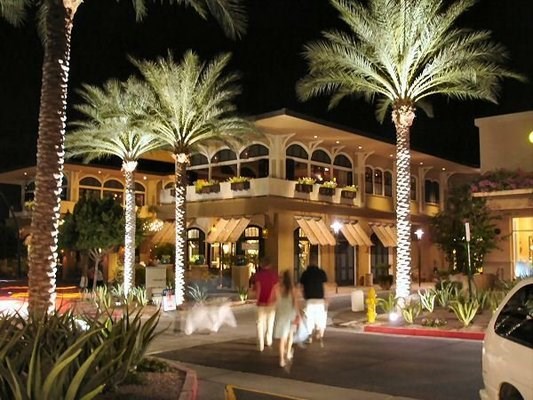 Join the Happy Hour at Tommy Bahama's Restaurant & Bar in Scottsdale ...